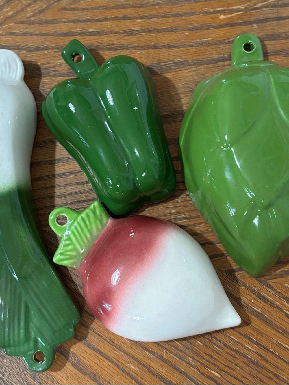 Avon Vegetable Measuring Cup Set